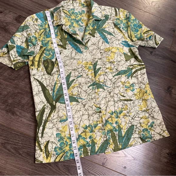 Vintage Linen button up shirt floral vacation style - Picture 5 of 5
